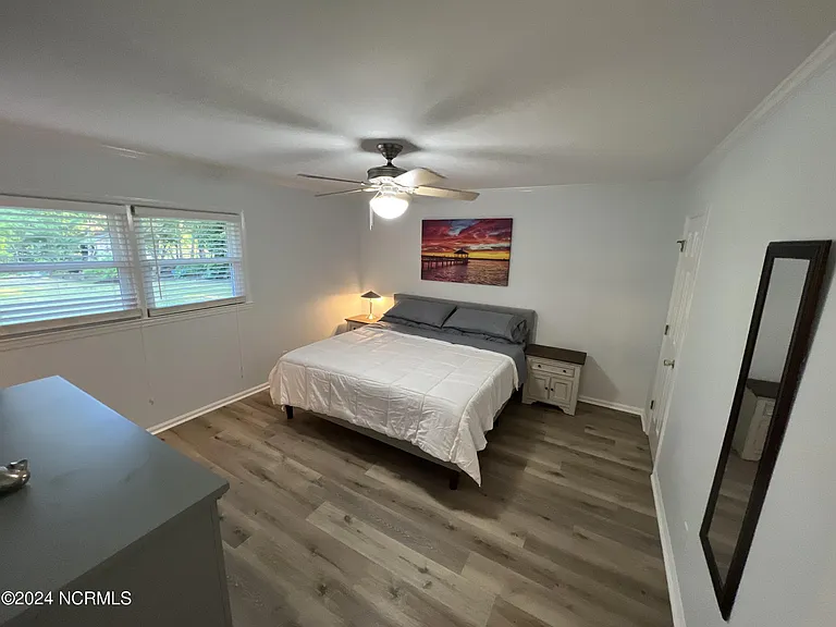 518 Rose Ave — Photo 6