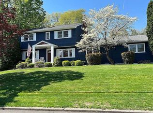 10 Jennifer Dr, New City, NY 10956