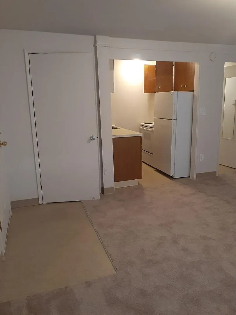 California Avenue Apartments — Photo 2