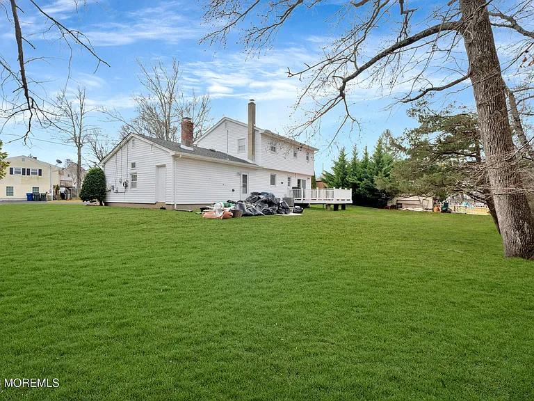 429 Lake Ave — Photo 39
