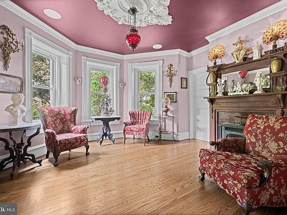 5th image of 100 W Ridley Ave