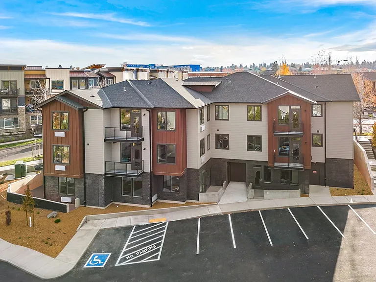 Bradbury Pointe Apartments — Photo 37