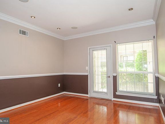 2nd image of 4852 Eisenhower Ave Unit 140