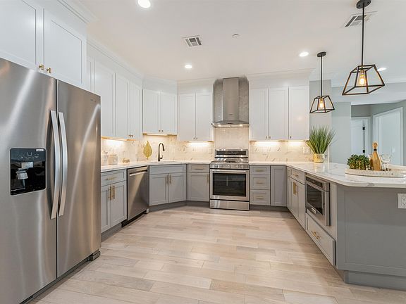 4th image of 446 Grand Ave APT 2