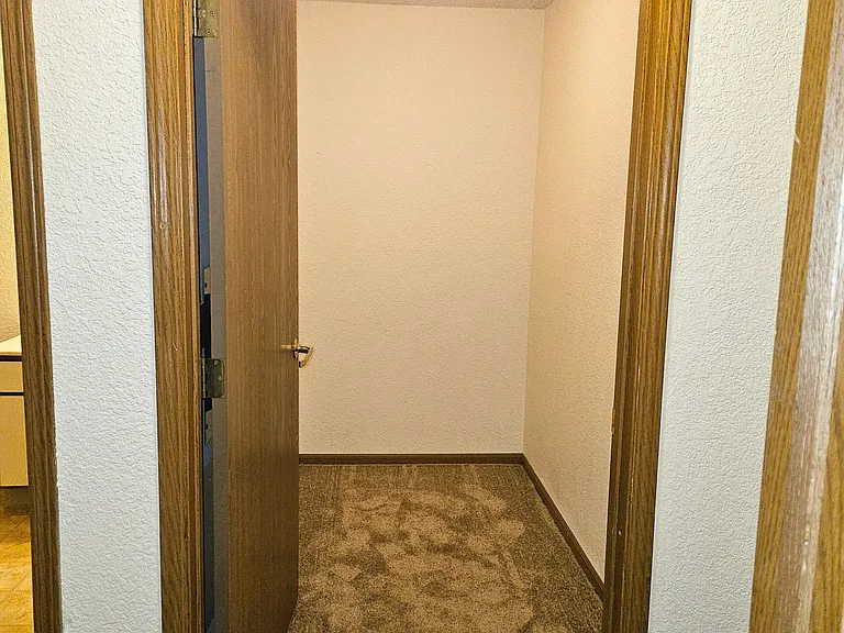 River Terrace Apartments — Photo 12