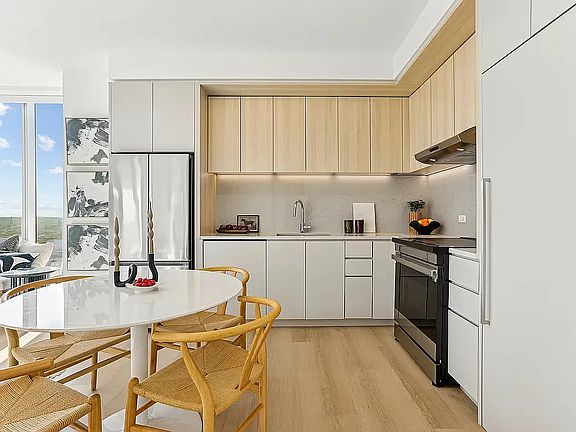 4th image of 17 Hanover Pl #Penthouse 2e