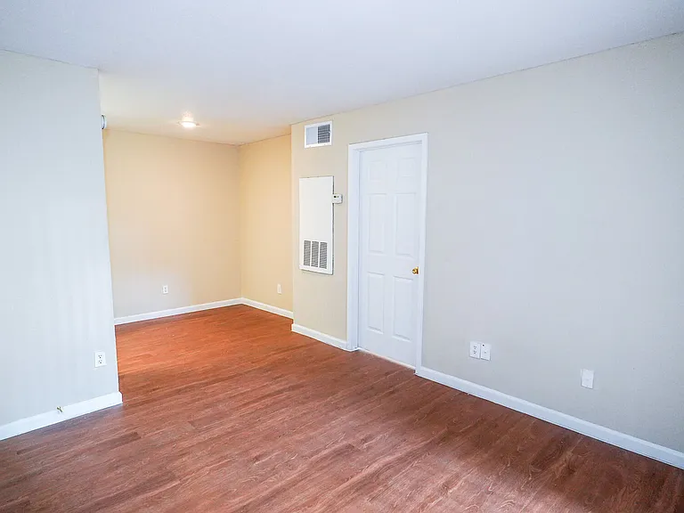 La Esencia Apartments — Photo 9