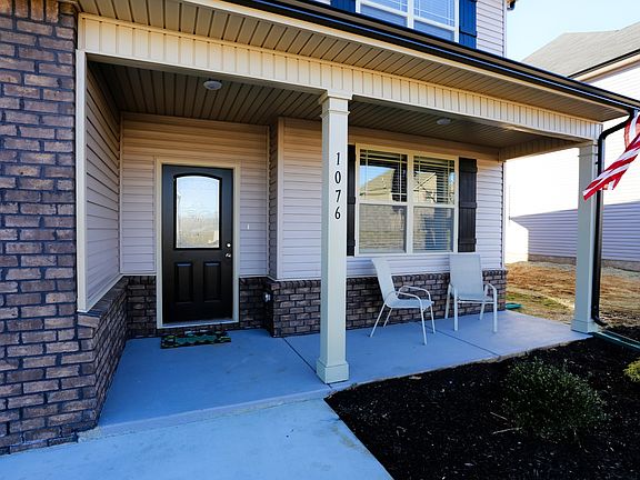 4th image of 1076 Black Oak Cir