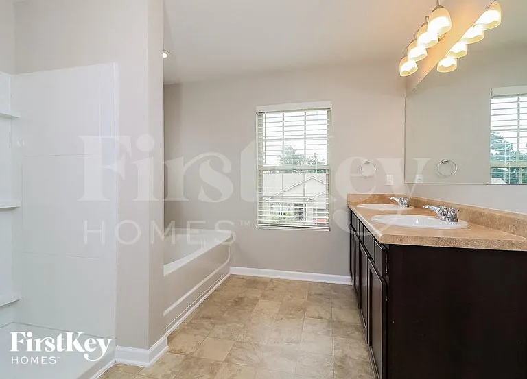 106 Woodbridge Trl — Photo 12