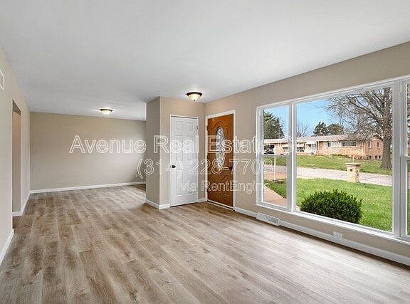 5th image of 9410 Cimarron Ct