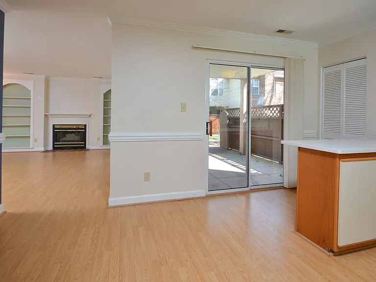 425 Summerwalk Cir — Photo 11
