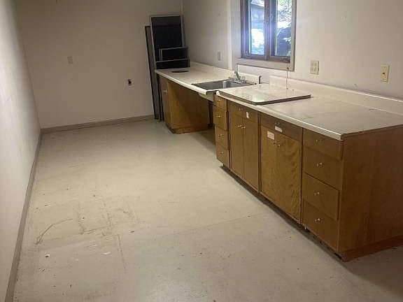 2nd image of 2610 1st Ave