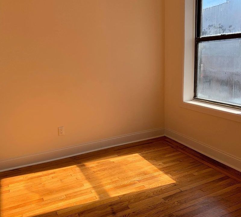 2nd image of 773 44th St #C4