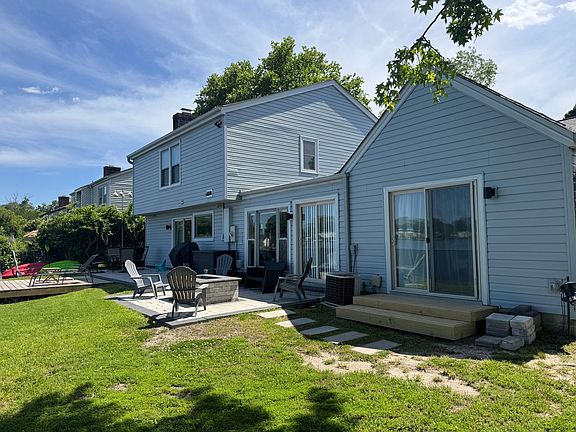 3rd image of 1572 Lake Christopher Dr