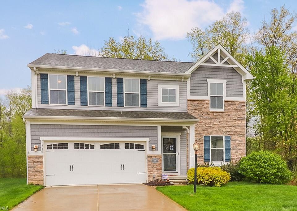 1st image of 27216 Cliffside Cir