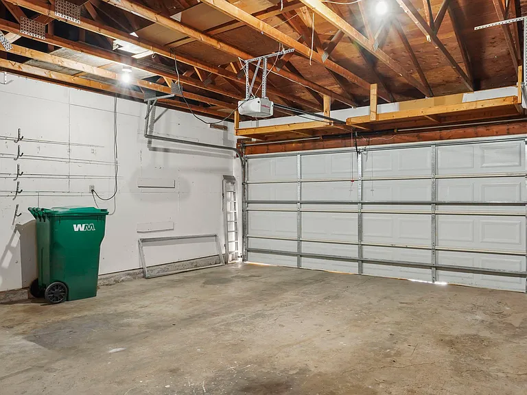 3270 Cortina Dr — Photo 30