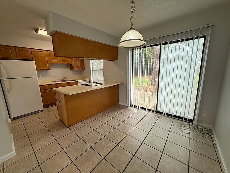 2808 Villa Woods Cir — Photo 8