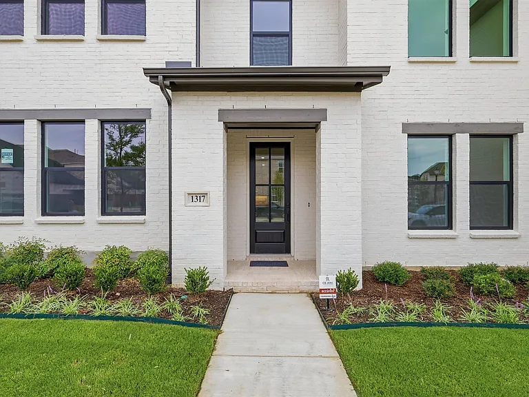 1317 Rooted Rd — Photo 2