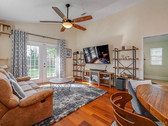 4th image of 4704 Silent Creek Ln
