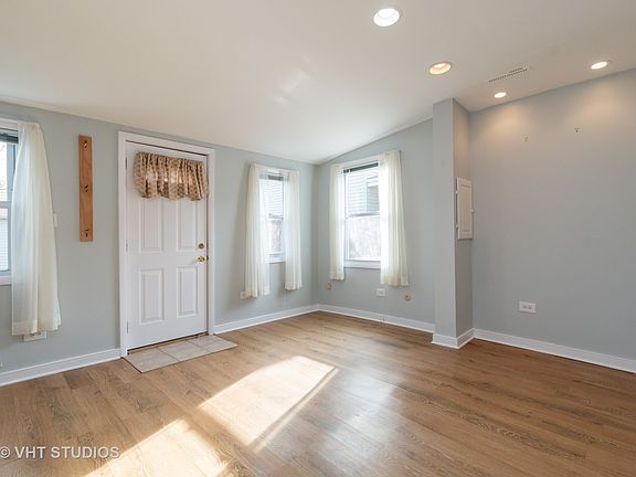 5th image of 9753 Marion Ave