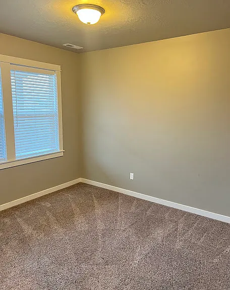 FRONT BEDROOM