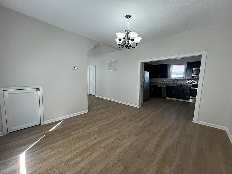 1347 N Gale St — Photo 9