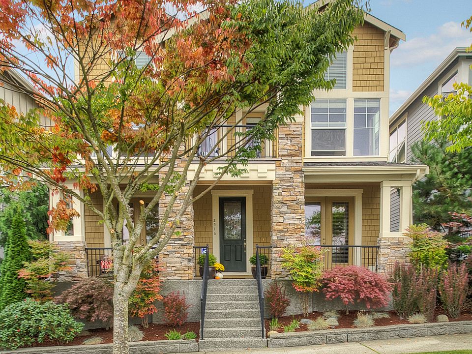 1st image of 2546 29th Ave NE