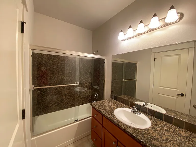 2nd bathroom