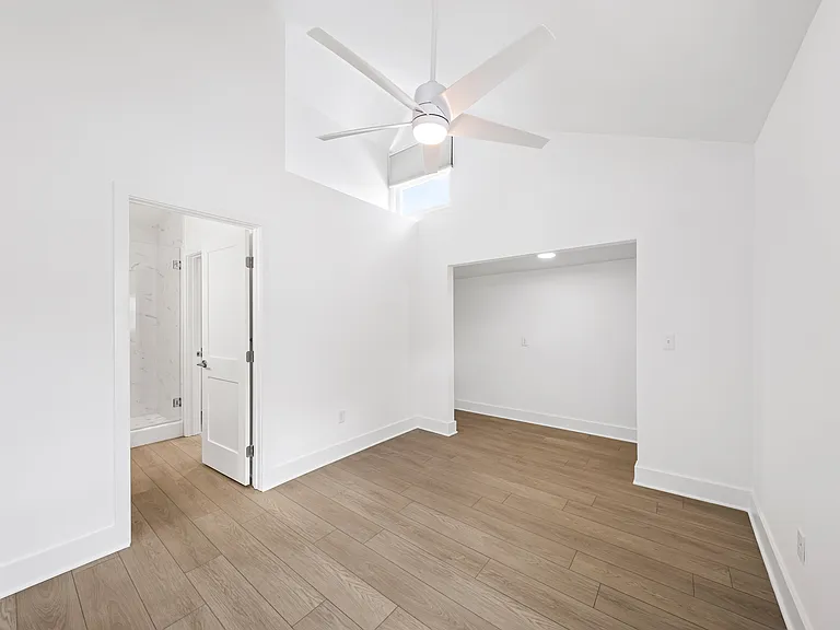 234 Hopkins St — Photo 8