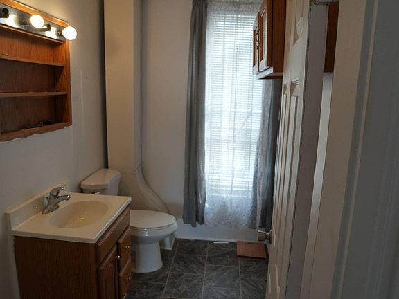 4th image of 1002 Franklin St