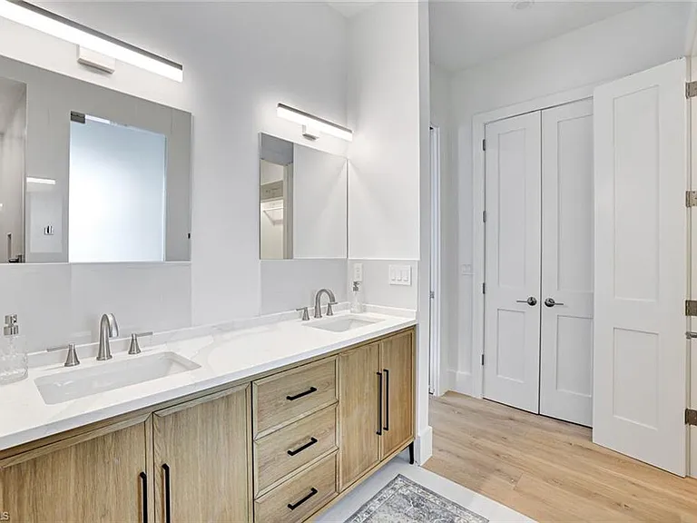 2515 Royal Palm Ct — Photo 19