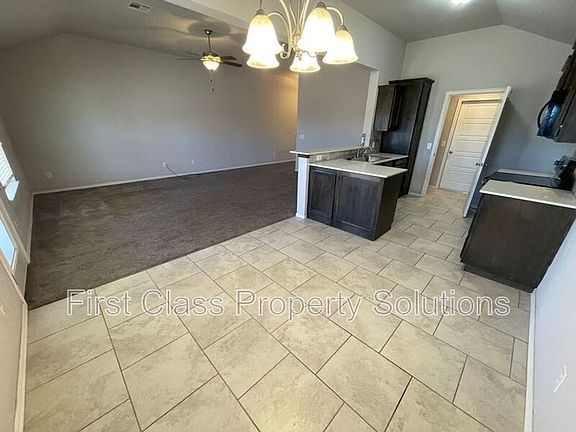 5th image of 1112 Chestnut Creek Dr