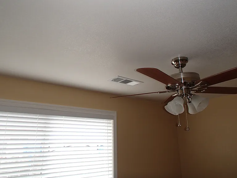 1221 Fordham Ave — Photo 3