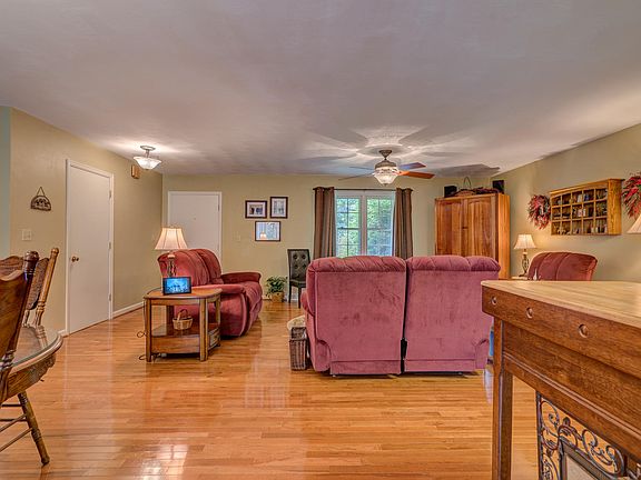 5th image of 2213 Donagale Dr