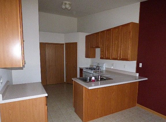 5th image of 661 Sterling Ct #4
