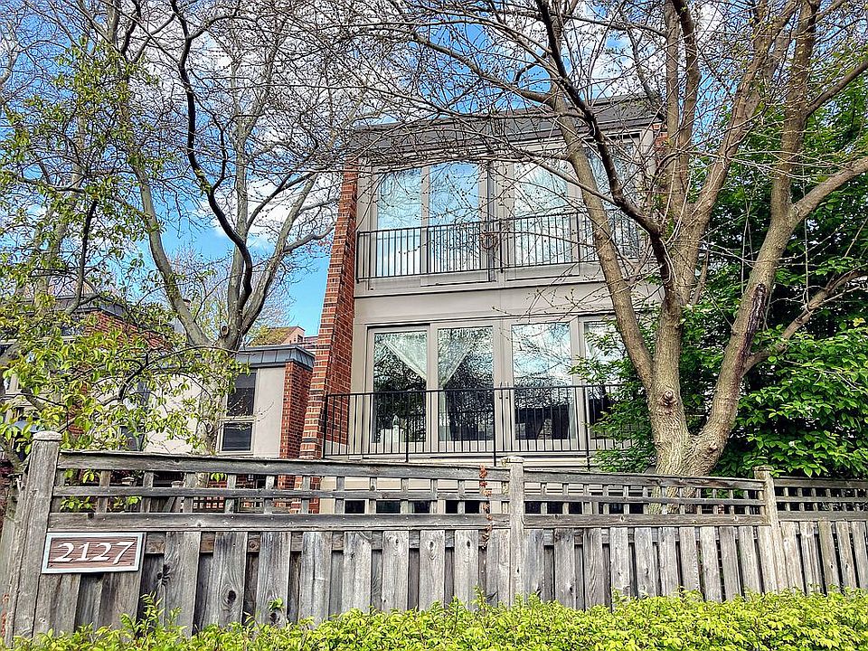 1st image of 2127 N Lincoln Ave