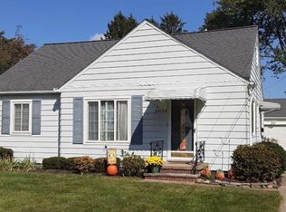 24124 Hedgewood Ave, Westlake, OH
