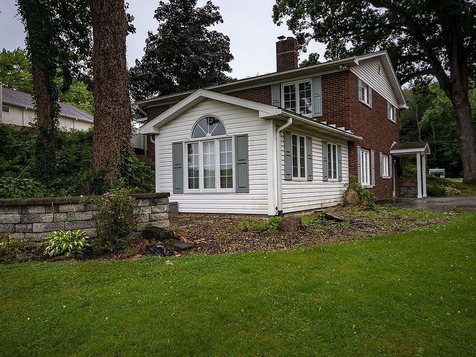 1st image of 54632 Edgewater Dr
