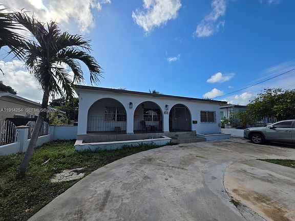 3rd image of 2970 SW 17th St