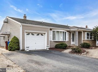50 Oakfield Rd, Toms River, NJ 08757