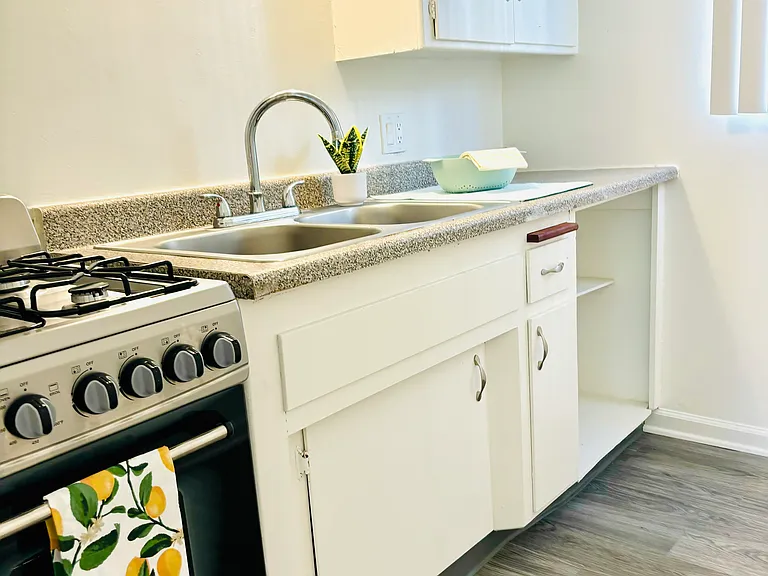 Studio Kitchen