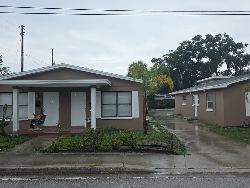 112 S Highland Ave #112
