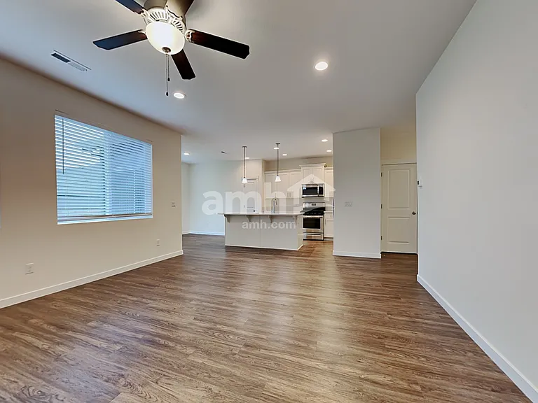 1013 NE 11th Way — Photo 9
