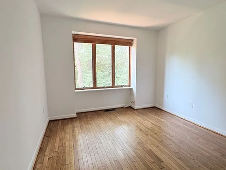 2071 Golf Course Dr — Photo 28