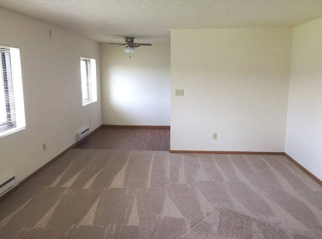 2 bed, 670 sqft, $875 — Photo 3