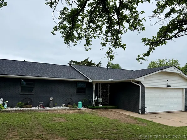 1101 Wade Wells Dr, Henryetta, OK 74437