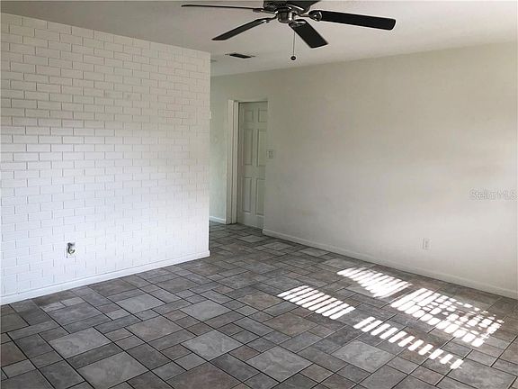 5th image of 1741 Lucas Dr