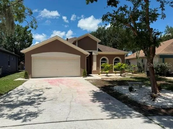 904 Grand Canyon Dr, Valrico, FL 33594