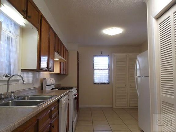 3rd image of 4310 Avenue T