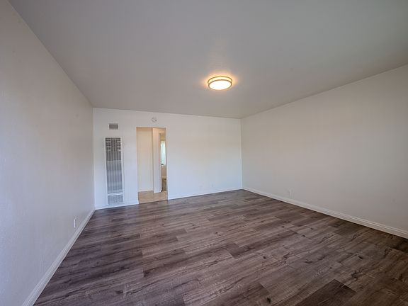 5th image of 9725 Mallison Ave #A